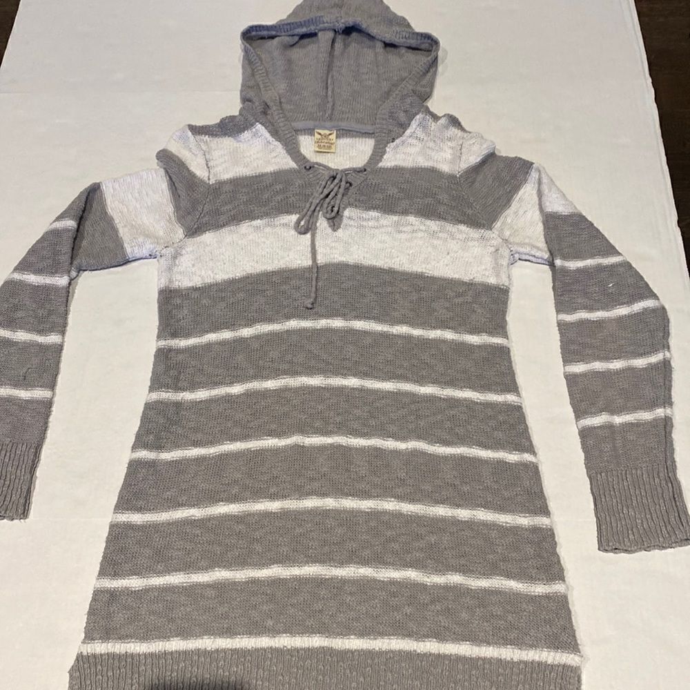 Lite weight gray striped long sleeve hoodie style sweater size medium